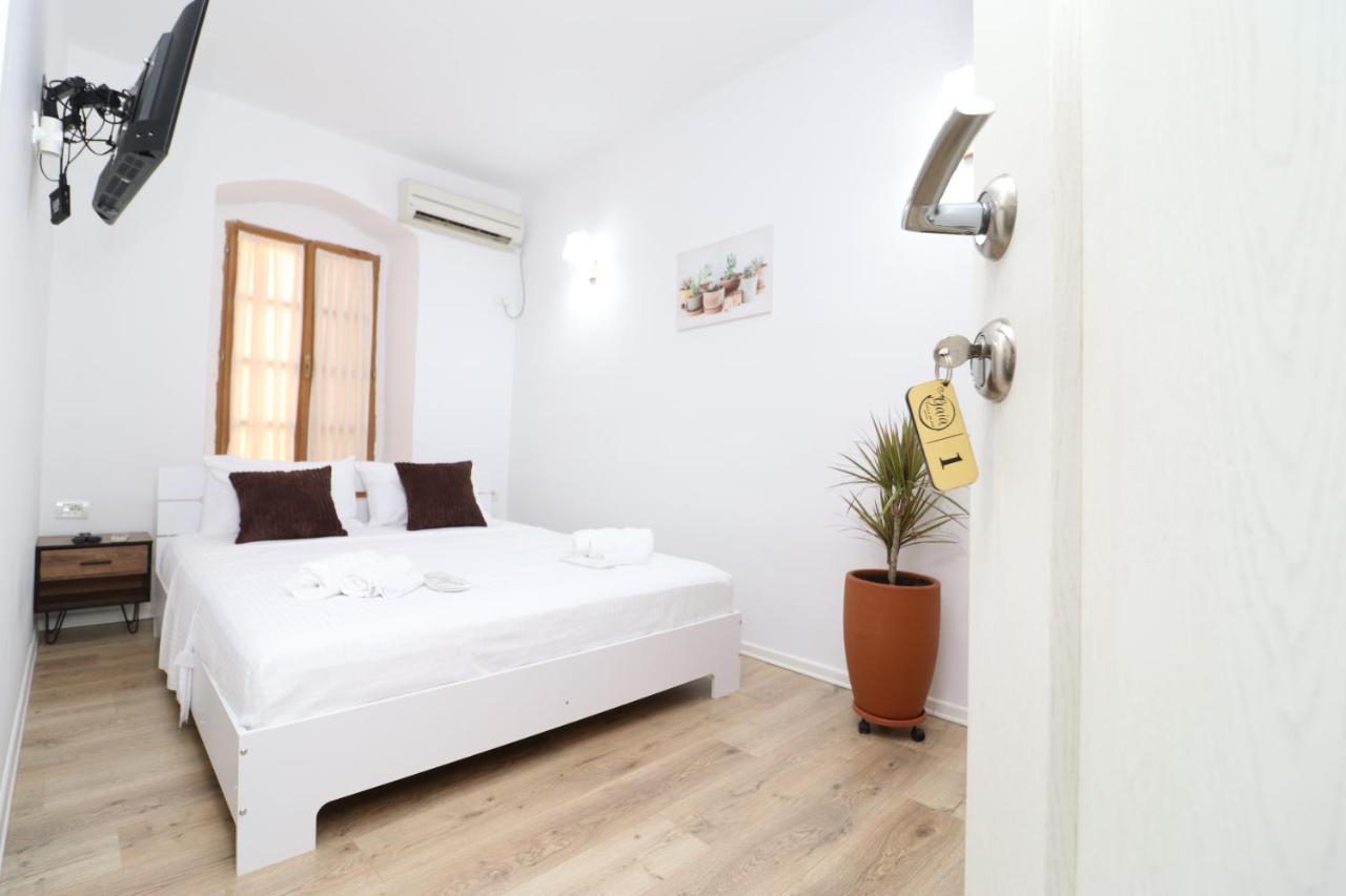 Gaia Vlore Exterior photo